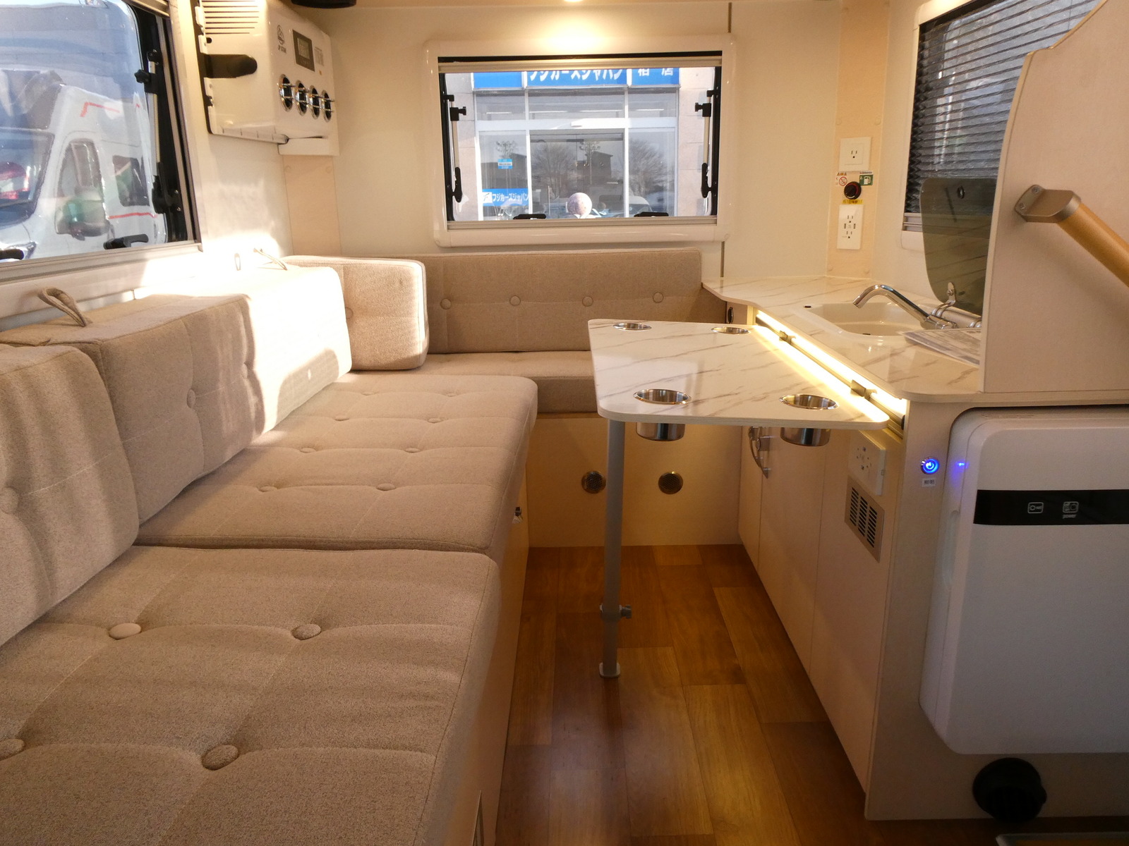 キャンピングカー 軽キャンパー JPｽﾀｰ　ﾊｯﾋﾟｰ1+　4WD　DCｸｰﾗｰ　ﾘﾁｳﾑ