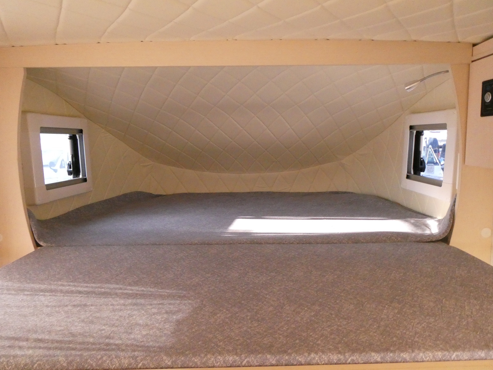 キャンピングカー 軽キャンパー JPｽﾀｰ　ﾊｯﾋﾟｰ1+　4WD　DCｸｰﾗｰ　ﾘﾁｳﾑ