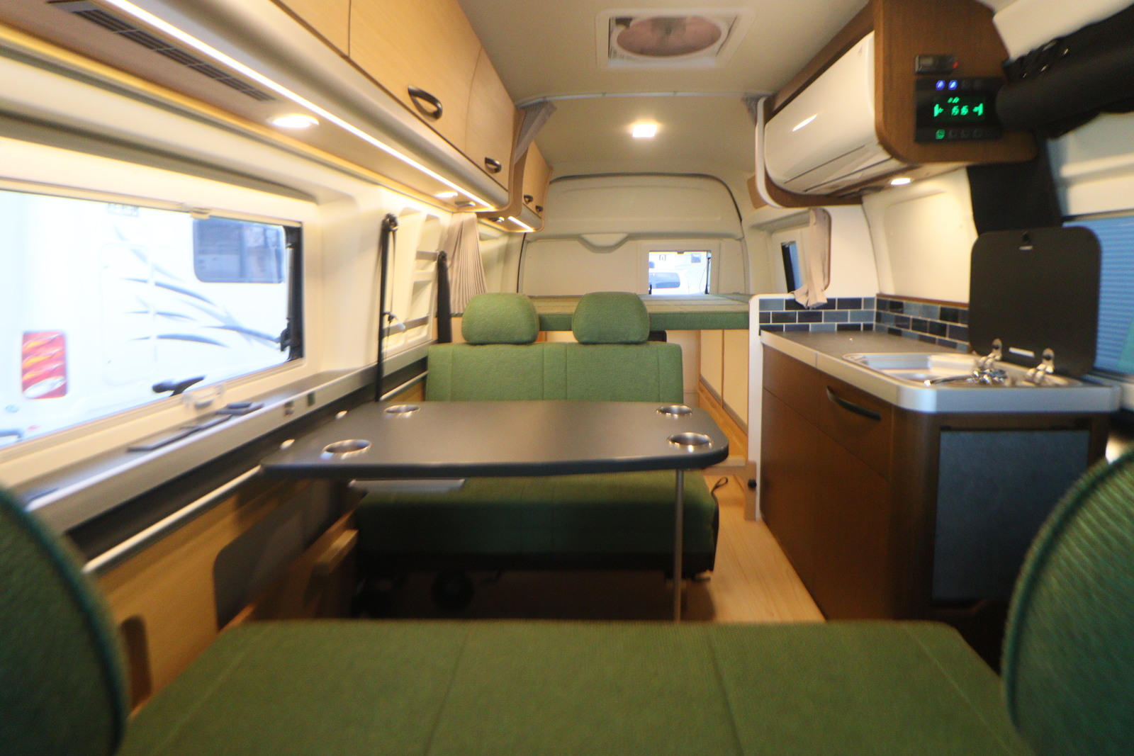 キャンピングカー バンコン ﾊｲｴｰｽ ﾄｲﾌｧｸﾄﾘｰ ﾊﾞｰﾃﾞﾝｸﾞﾗﾝﾃﾞｶｰｻ