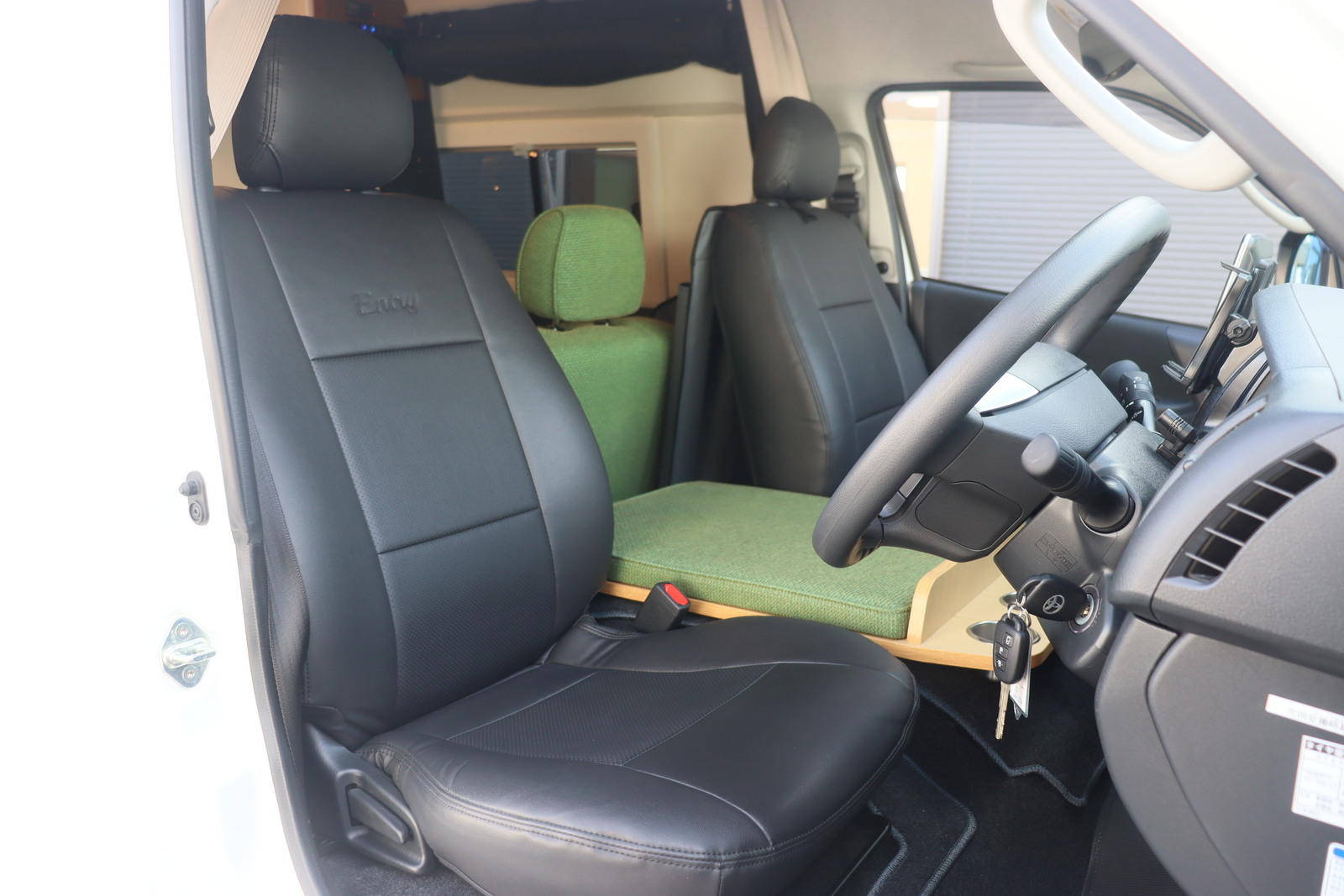 キャンピングカー バンコン ﾊｲｴｰｽ ﾄｲﾌｧｸﾄﾘｰ ﾊﾞｰﾃﾞﾝｸﾞﾗﾝﾃﾞｶｰｻ