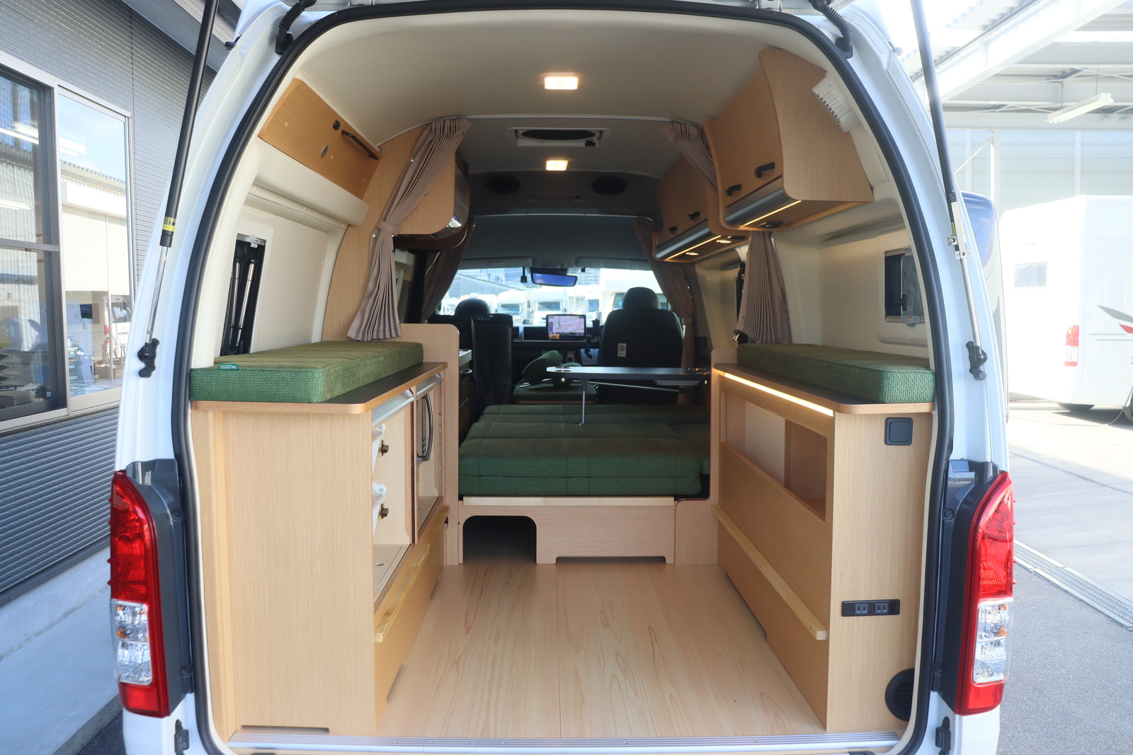 キャンピングカー バンコン ﾊｲｴｰｽ ﾄｲﾌｧｸﾄﾘｰ ﾊﾞｰﾃﾞﾝｸﾞﾗﾝﾃﾞｶｰｻ