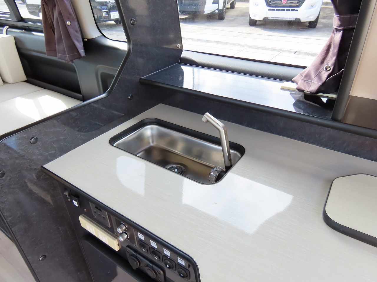 キャンピングカー バンコン ﾊｲｴｰｽ FOCS DS-Lｽﾀｲﾙ