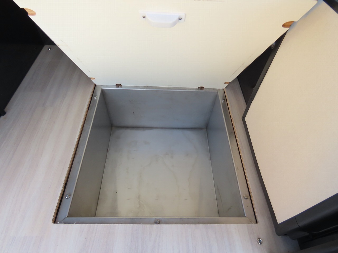 キャンピングカー バンコン ﾊｲｴｰｽ FOCS DS-Lｽﾀｲﾙ