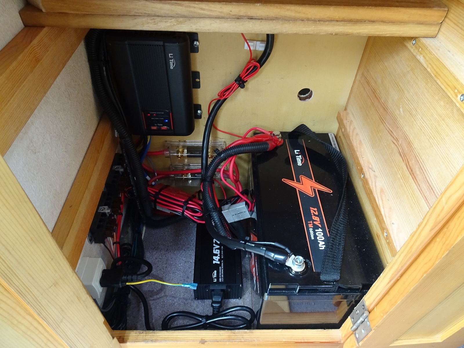 キャンピングカー キャブコン ﾎﾞﾝｺﾞ AtoZ ｱﾐﾃｨ D-TB 4WD 5MT