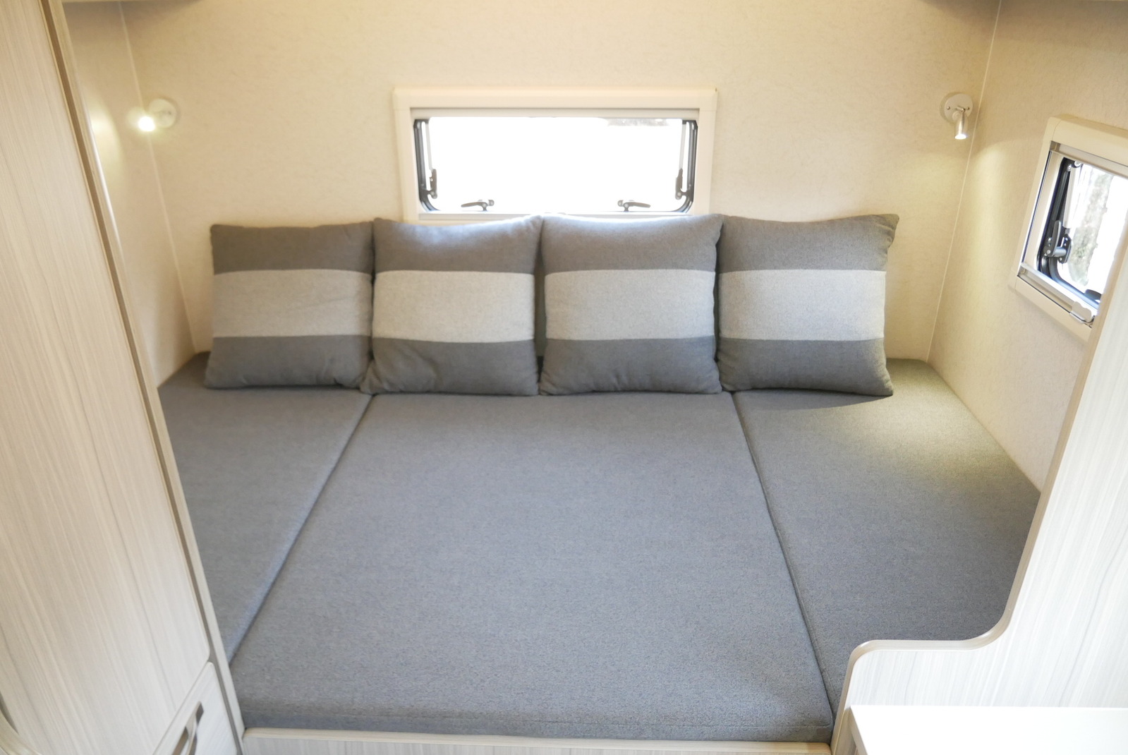 キャンピングカー キャブコン ｶﾑﾛｰﾄﾞ ﾀﾞｲﾚｸﾄｶｰｽﾞ ﾘｰｻ