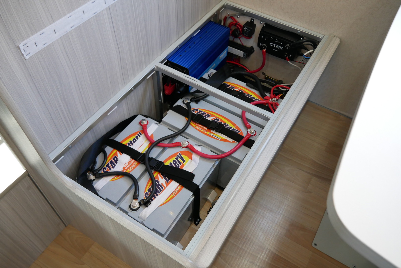 キャンピングカー キャブコン ｶﾑﾛｰﾄﾞ ﾀﾞｲﾚｸﾄｶｰｽﾞ ﾘｰｻ