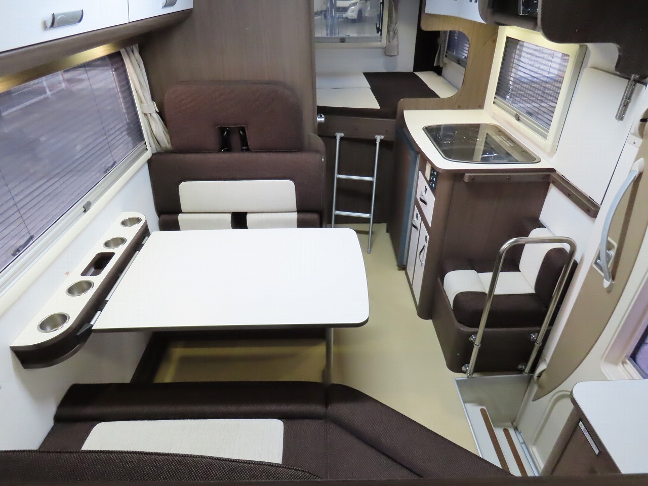 キャンピングカー キャブコン ﾅｶﾑﾛｰﾄﾞ ﾅｯﾂRV ｸﾚｱｴﾎﾞ5.3X