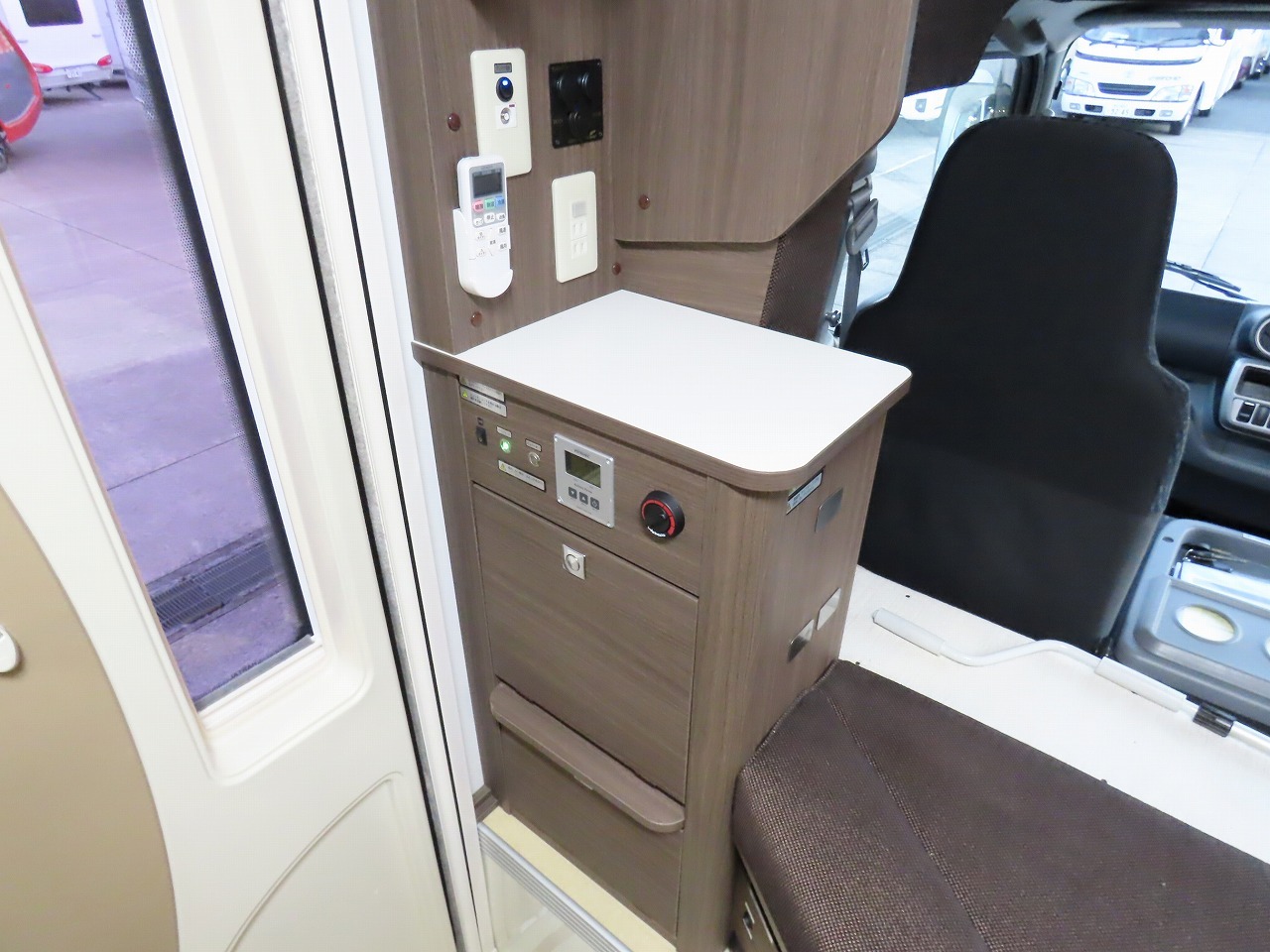 キャンピングカー キャブコン ﾅｶﾑﾛｰﾄﾞ ﾅｯﾂRV ｸﾚｱｴﾎﾞ5.3X