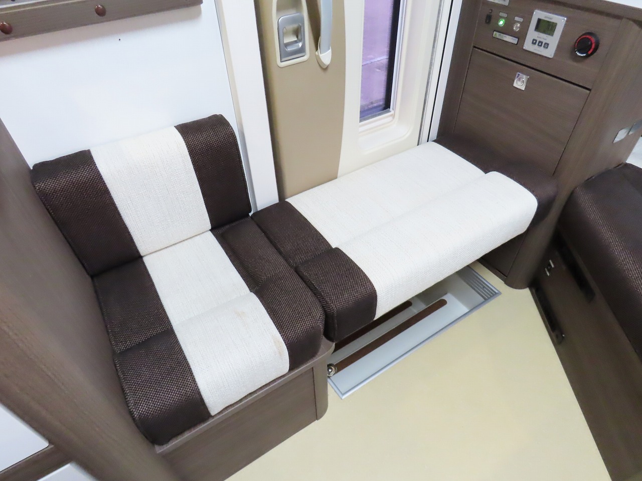 キャンピングカー キャブコン ﾅｶﾑﾛｰﾄﾞ ﾅｯﾂRV ｸﾚｱｴﾎﾞ5.3X