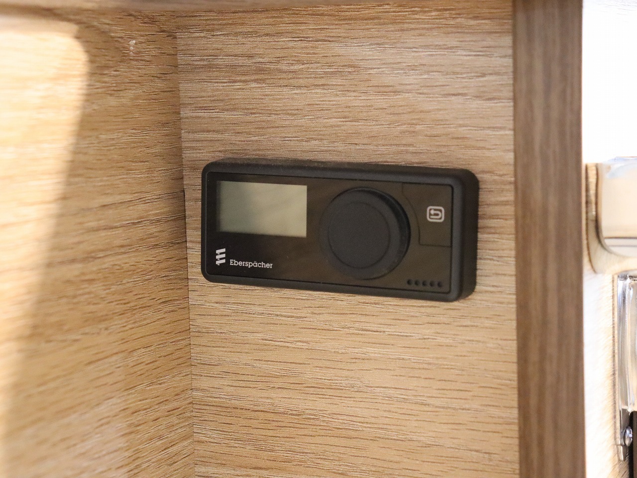 キャンピングカー バンコン ﾊｲｴｰｽ FOCS ﾘﾍﾞﾙﾀ 4WD　FF　DT