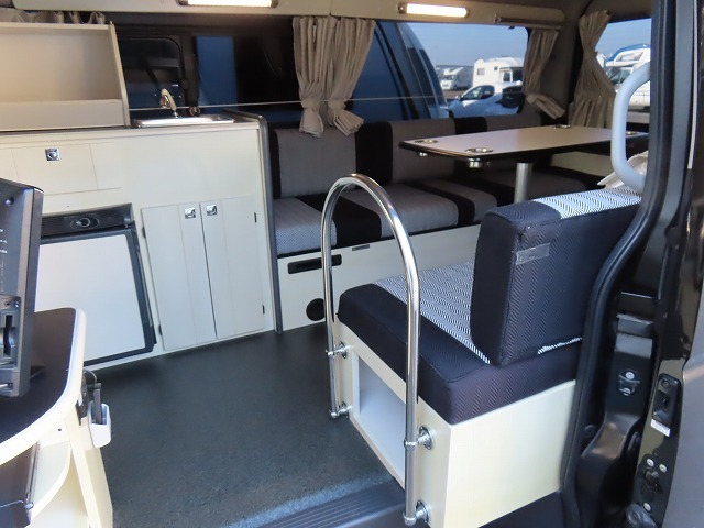 キャンピングカー バンコン ﾊｲｴｰｽ ﾅｯﾂRV ﾄﾗｲｱﾙ ﾀｲﾌﾟC