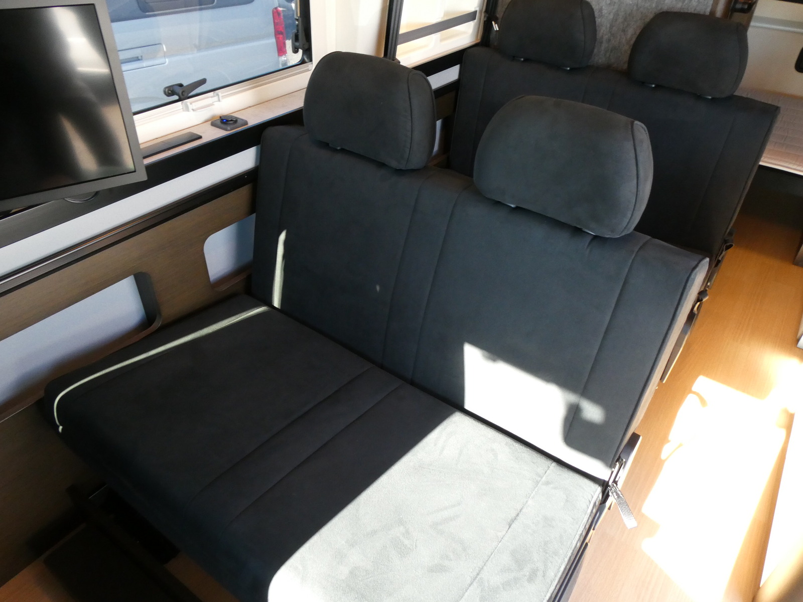 キャンピングカー バンコン ﾄｲﾌｧｸﾄﾘｰ　GTｸﾞﾗﾝﾃﾞ　ｶｰｻﾎｰﾑ　ﾌﾞﾗｯｸED