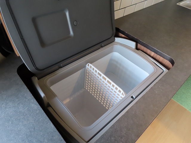 キャンピングカー バンコン ﾊｲｴｰｽ ﾄｲﾌｧｸﾄﾘｰ ｸﾞﾘｰﾝﾊﾞﾃﾞｨA