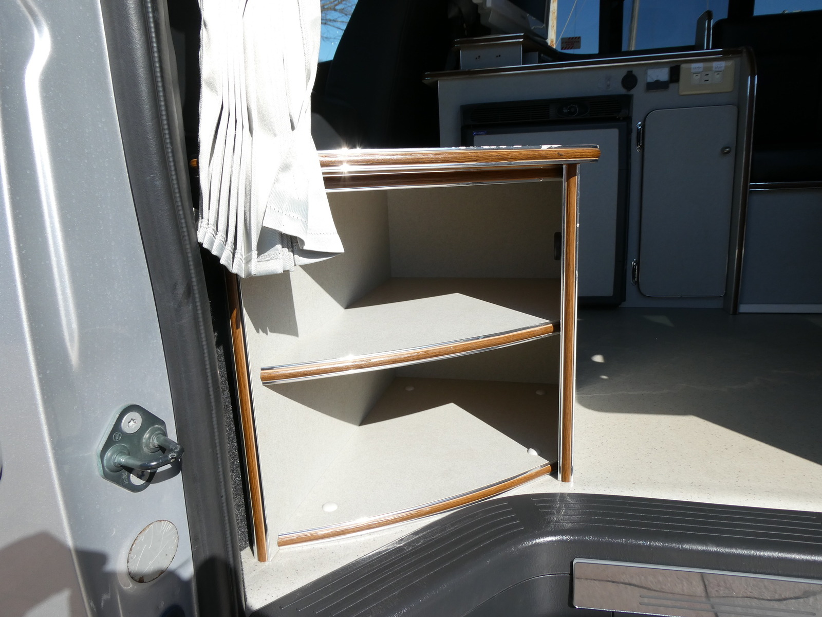 キャンピングカー バンコン かｰいんてりあ高橋　ﾘﾗｯｸｽﾜｺﾞﾝﾀｲﾌﾟ1.5　3ﾅﾝﾊﾞｰ