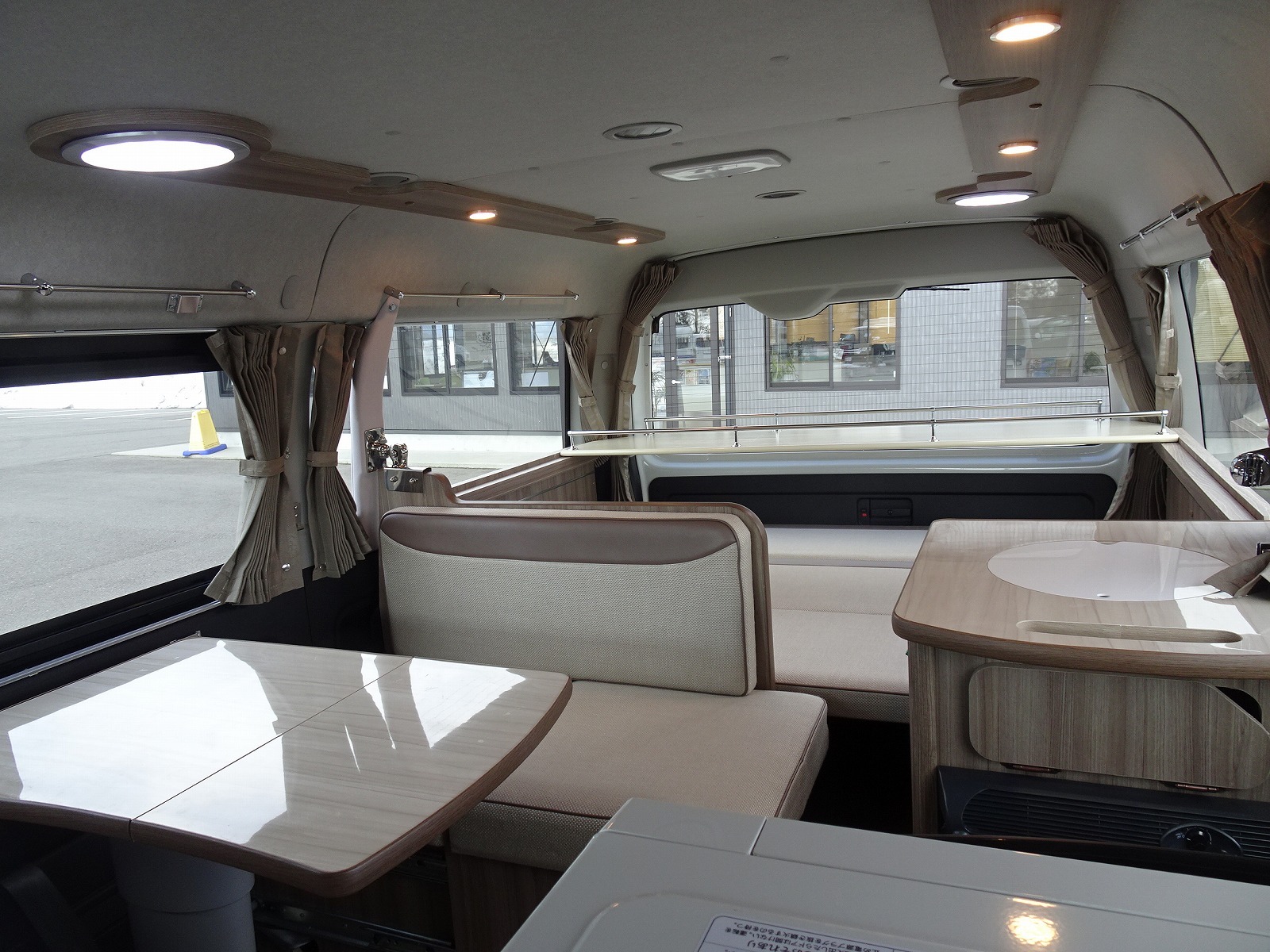 キャンピングカー バンコン ﾊｲｴｰｽ ｶｽﾀﾑｾﾚｸﾄ ﾛｰﾄﾞｾﾚｸﾄWM 4WD