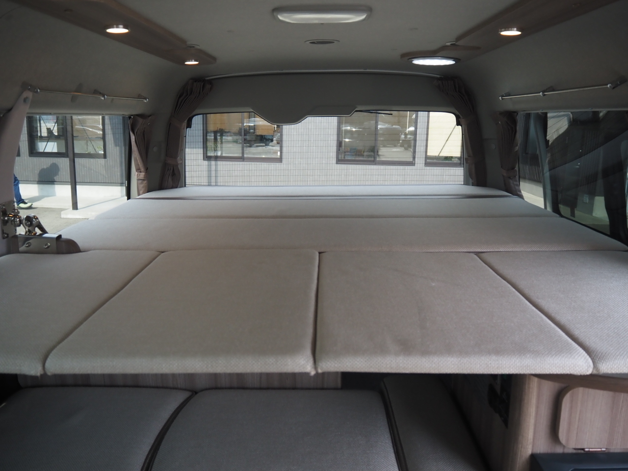 キャンピングカー バンコン ﾊｲｴｰｽ ｶｽﾀﾑｾﾚｸﾄ ﾛｰﾄﾞｾﾚｸﾄWM 4WD