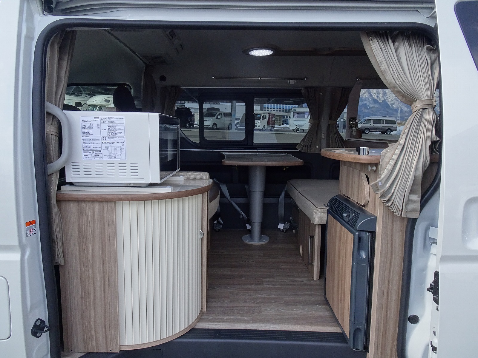 キャンピングカー バンコン ﾊｲｴｰｽ ｶｽﾀﾑｾﾚｸﾄ ﾛｰﾄﾞｾﾚｸﾄWM 4WD