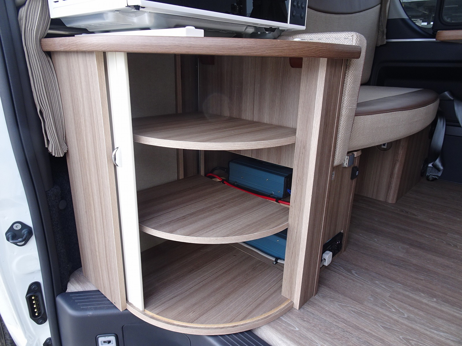 キャンピングカー バンコン ﾊｲｴｰｽ ｶｽﾀﾑｾﾚｸﾄ ﾛｰﾄﾞｾﾚｸﾄWM 4WD