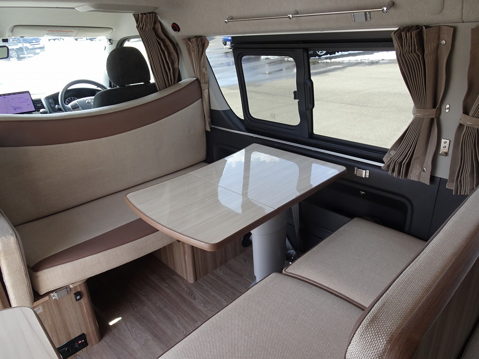 キャンピングカー バンコン ﾊｲｴｰｽ ｶｽﾀﾑｾﾚｸﾄ ﾛｰﾄﾞｾﾚｸﾄWM 4WD