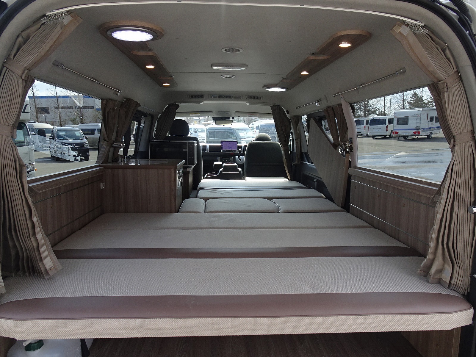 キャンピングカー バンコン ﾊｲｴｰｽ ｶｽﾀﾑｾﾚｸﾄ ﾛｰﾄﾞｾﾚｸﾄWM 4WD