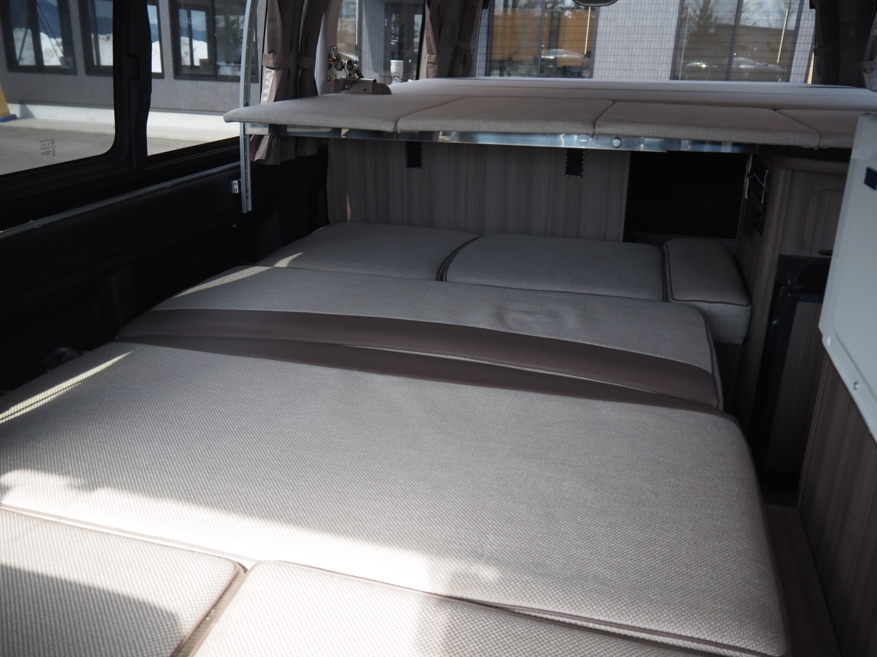 キャンピングカー バンコン ﾊｲｴｰｽ ｶｽﾀﾑｾﾚｸﾄ ﾛｰﾄﾞｾﾚｸﾄWM 4WD