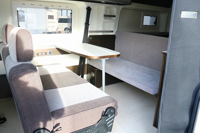 キャンピングカー バンコン ﾊｲｴｰｽ ﾄｲﾌｧｸﾄﾘｰﾄｲｽﾞﾎﾞｯｸｽ540 4WD