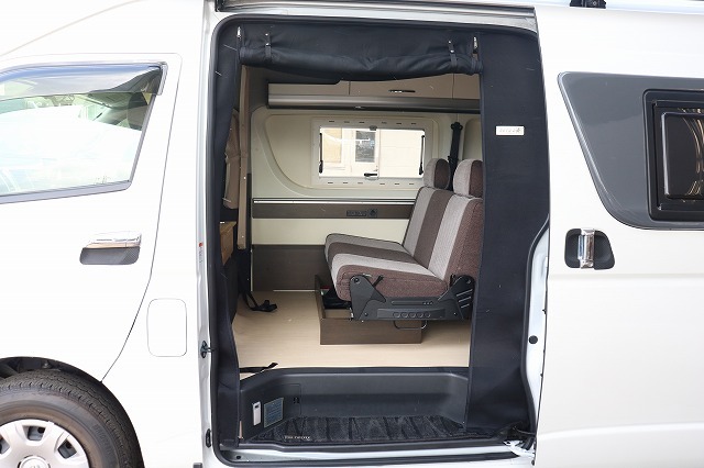 キャンピングカー バンコン ﾊｲｴｰｽ ﾄｲﾌｧｸﾄﾘｰﾄｲｽﾞﾎﾞｯｸｽ540 4WD