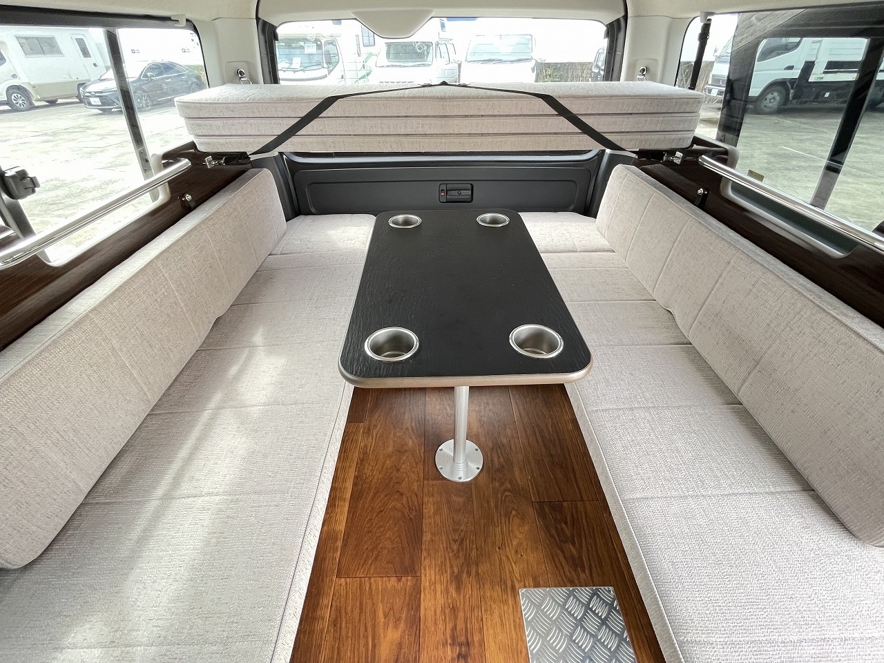 キャンピングカー バンコン ﾊｲｴｰｽ ｱﾈｯｸｽ ﾌｧﾐﾘｰﾜｺﾞﾝ