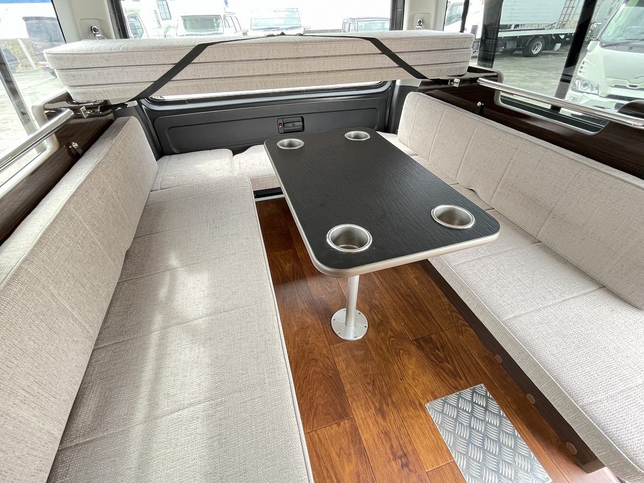 キャンピングカー バンコン ﾊｲｴｰｽ ｱﾈｯｸｽ ﾌｧﾐﾘｰﾜｺﾞﾝ