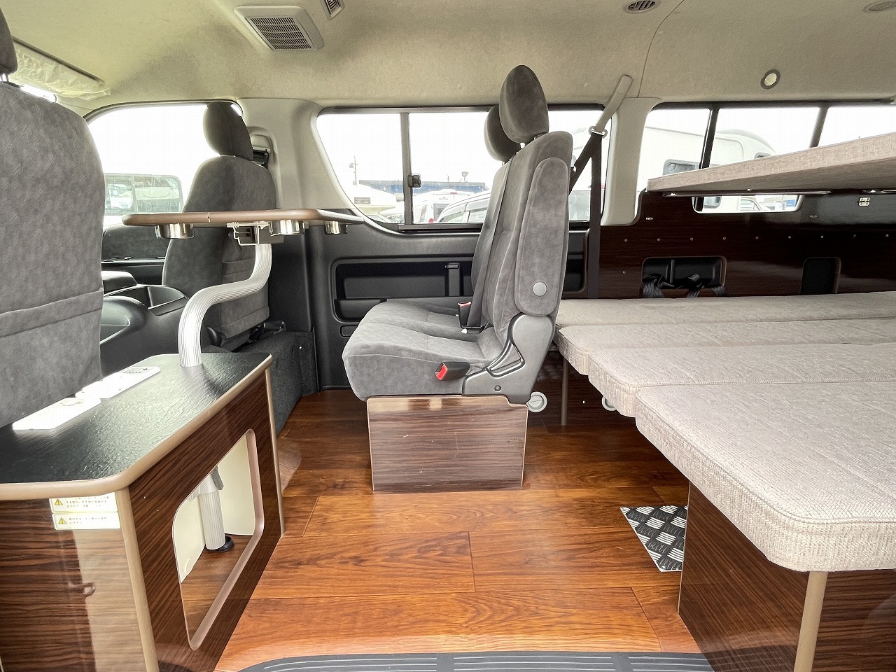 キャンピングカー バンコン ﾊｲｴｰｽ ｱﾈｯｸｽ ﾌｧﾐﾘｰﾜｺﾞﾝ