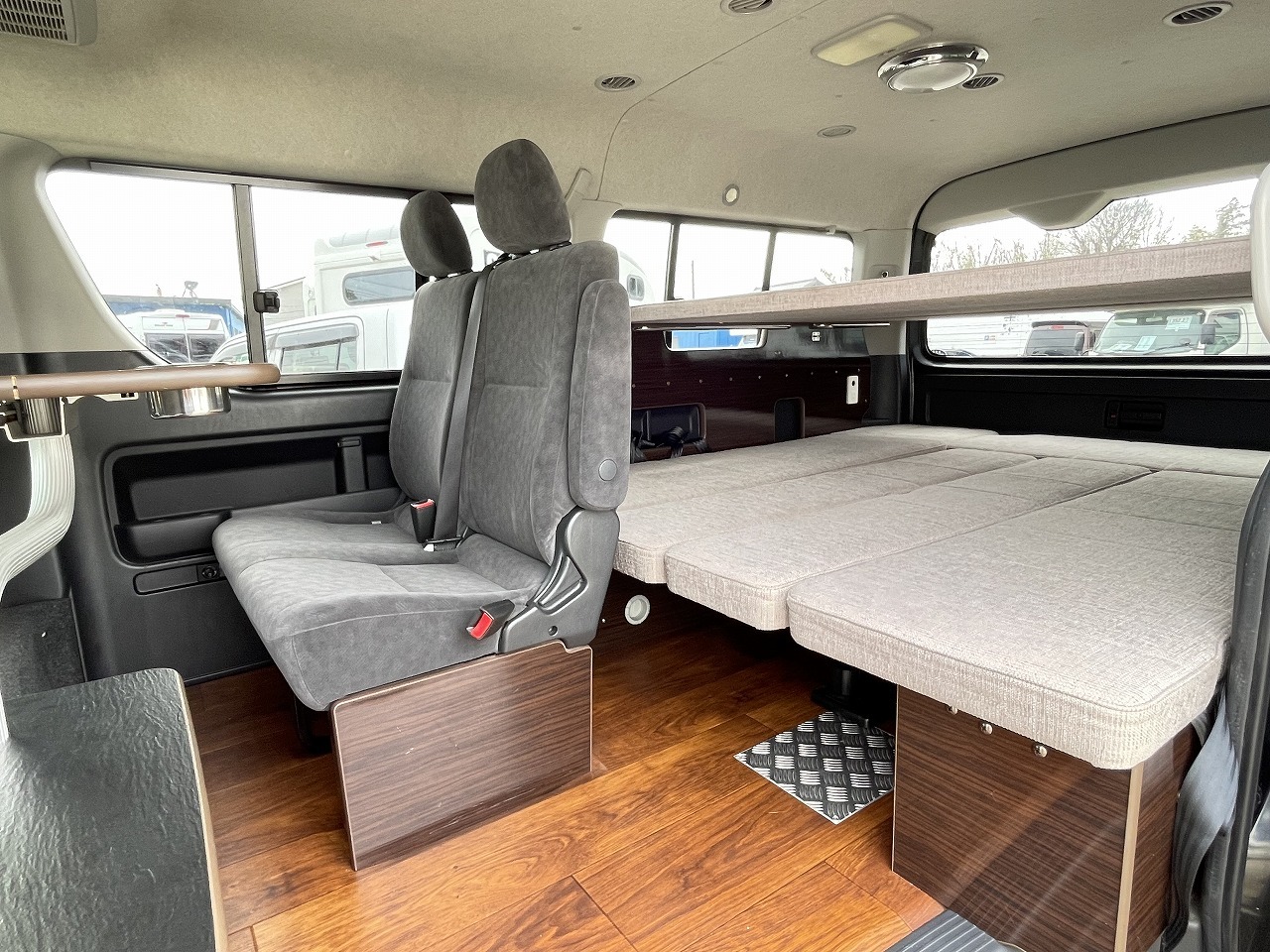 キャンピングカー バンコン ﾊｲｴｰｽ ｱﾈｯｸｽ ﾌｧﾐﾘｰﾜｺﾞﾝ