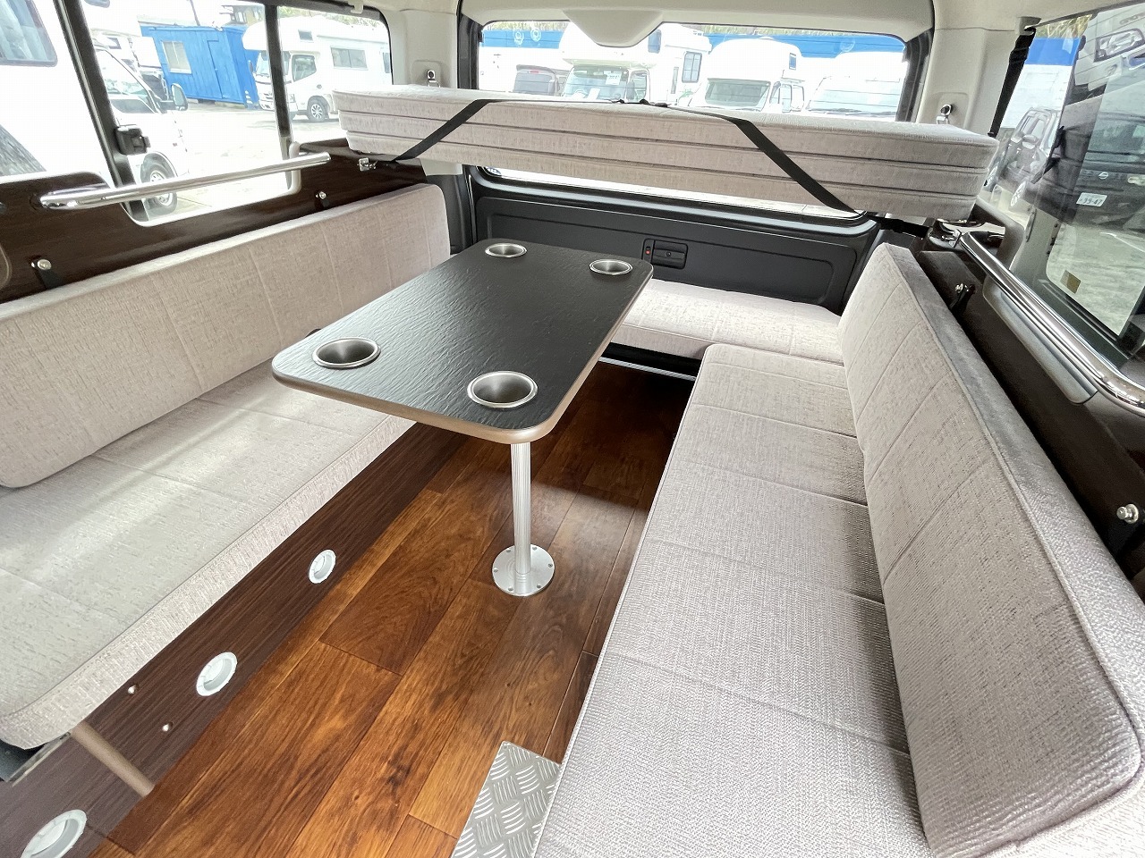 キャンピングカー バンコン ﾊｲｴｰｽ ｱﾈｯｸｽ ﾌｧﾐﾘｰﾜｺﾞﾝ