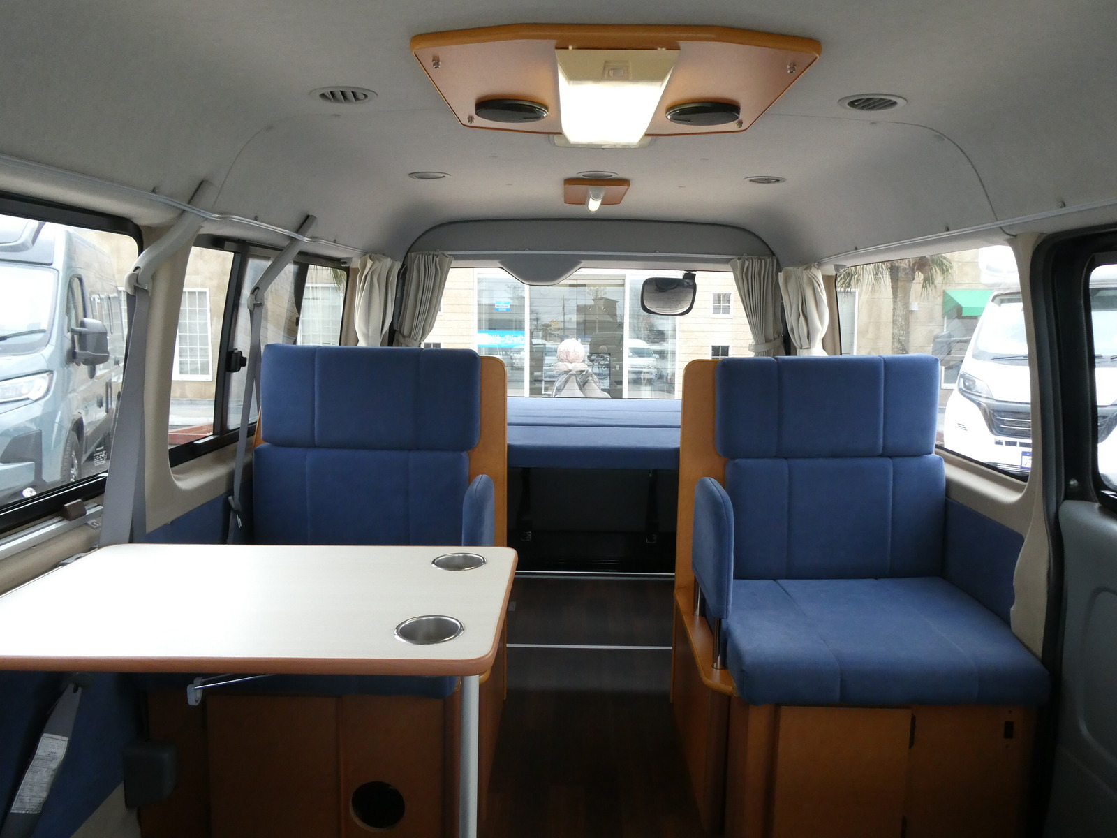 キャンピングカー バンコン OMC　ﾂｱｰｽﾞﾜｲﾄﾞ　走行充電　外部電源