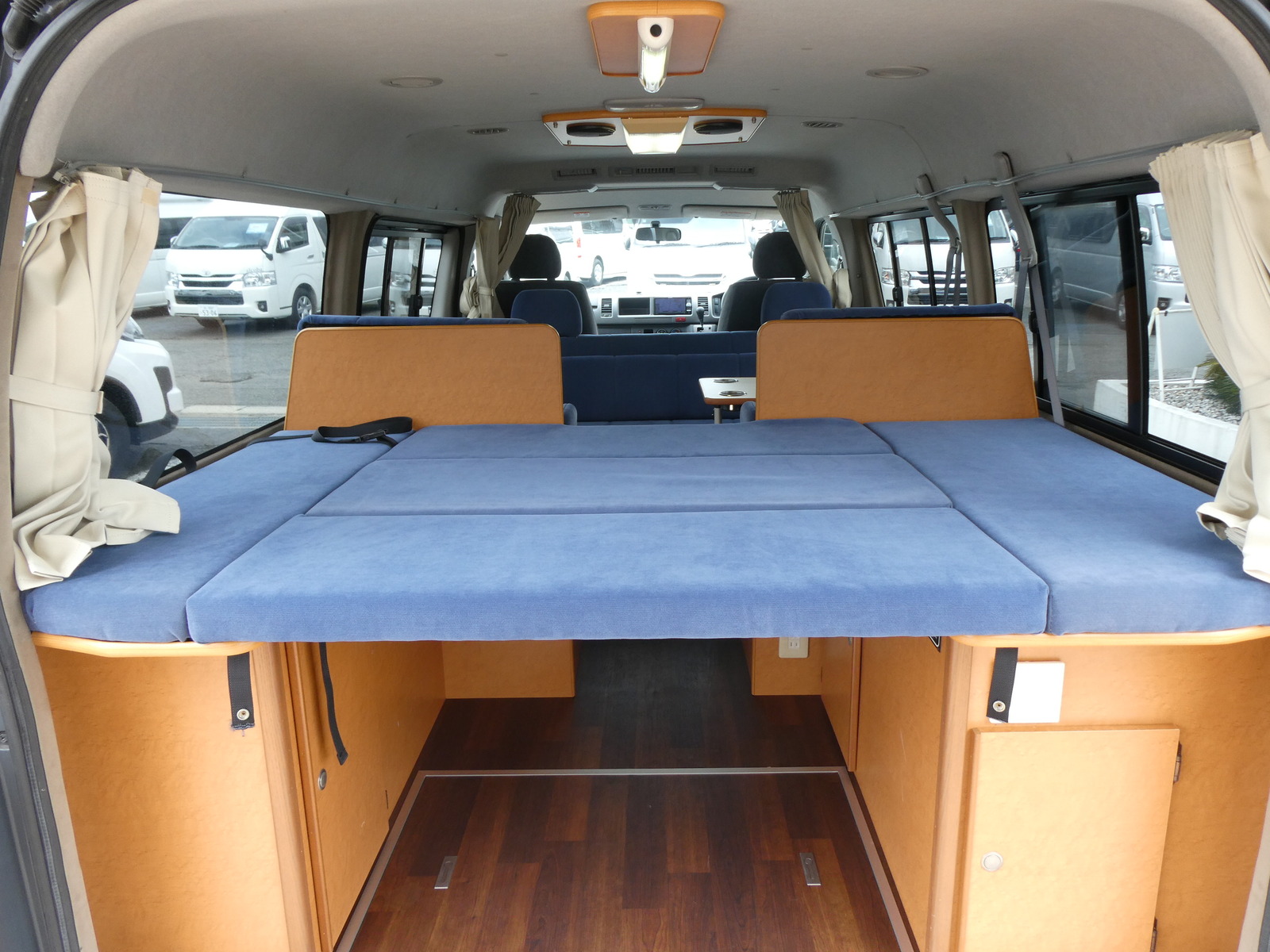 キャンピングカー バンコン OMC　ﾂｱｰｽﾞﾜｲﾄﾞ　走行充電　外部電源