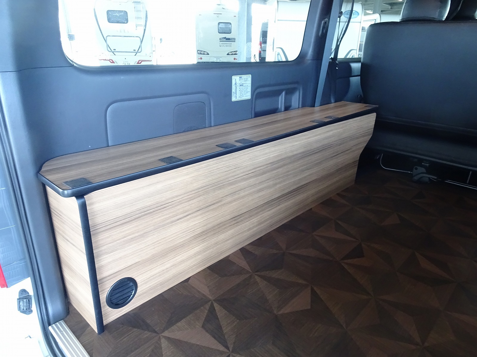 キャンピングカー バンコン ﾊｲｴｰｽ ｶｰﾗｲﾌｵｰﾄ製ｵﾘｼﾞﾅﾙ ﾘﾁｳﾑ 4WD