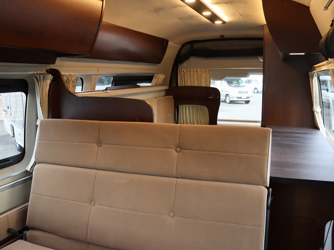 キャンピングカー バンコン ﾊｲｴｰｽ ﾋﾞｰｸﾙ ﾍﾞｯｾﾙJ 4WDDT