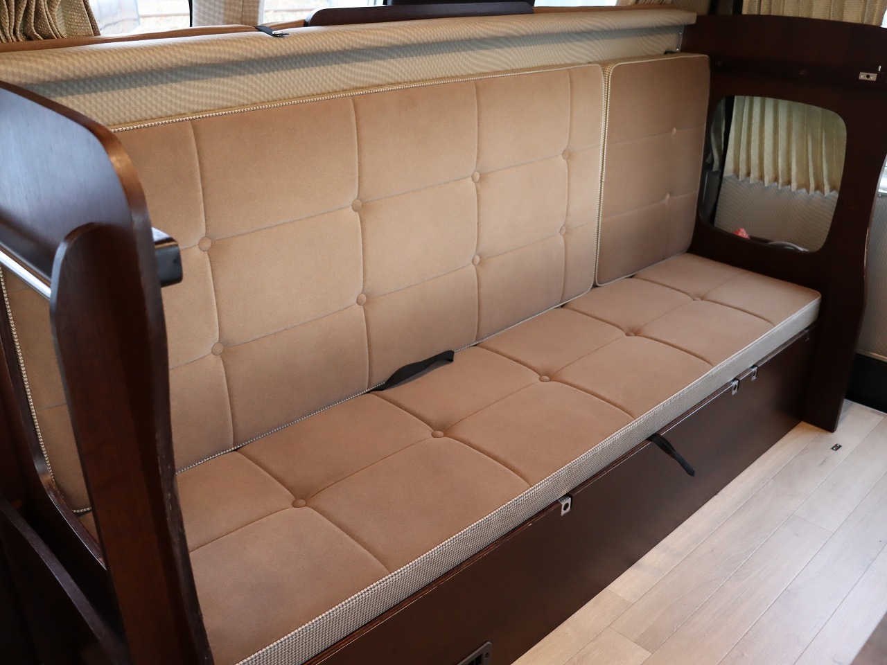 キャンピングカー バンコン ﾊｲｴｰｽ ﾋﾞｰｸﾙ ﾍﾞｯｾﾙJ 4WDDT