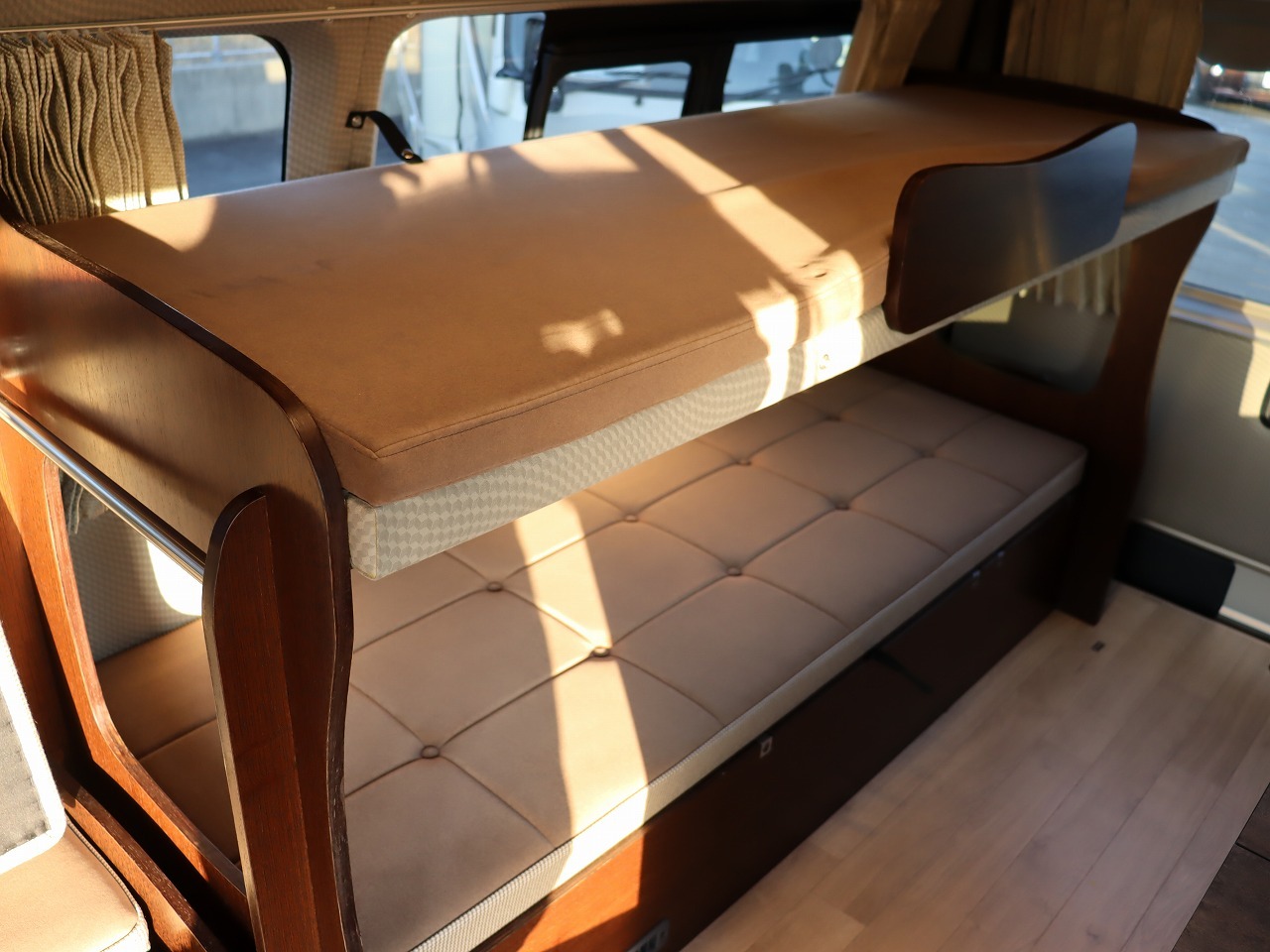 キャンピングカー バンコン ﾊｲｴｰｽ ﾋﾞｰｸﾙ ﾍﾞｯｾﾙJ 4WDDT