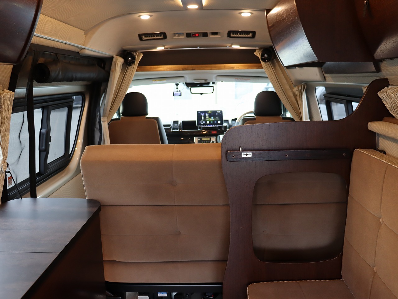 キャンピングカー バンコン ﾊｲｴｰｽ ﾋﾞｰｸﾙ ﾍﾞｯｾﾙJ 4WDDT