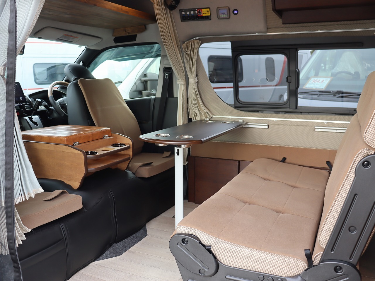 キャンピングカー バンコン ﾊｲｴｰｽ ﾋﾞｰｸﾙ ﾍﾞｯｾﾙJ 4WDDT