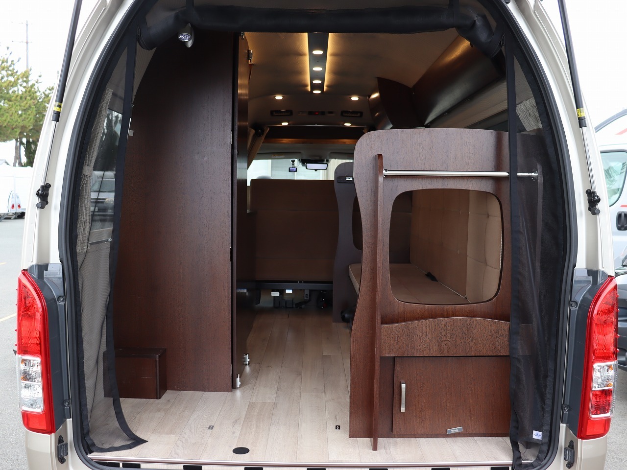 キャンピングカー バンコン ﾊｲｴｰｽ ﾋﾞｰｸﾙ ﾍﾞｯｾﾙJ 4WDDT