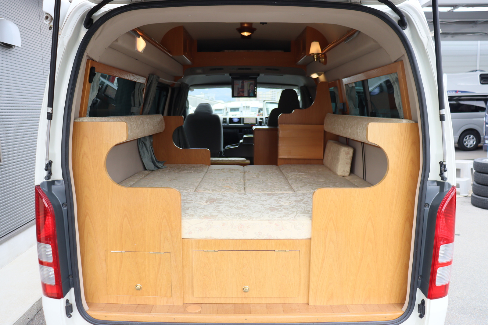 キャンピングカー バンコン ﾊｲｴｰｽ ｶﾄｰﾓｰﾀｰ ﾛﾝｸﾞﾄﾚｲﾝ 4WD