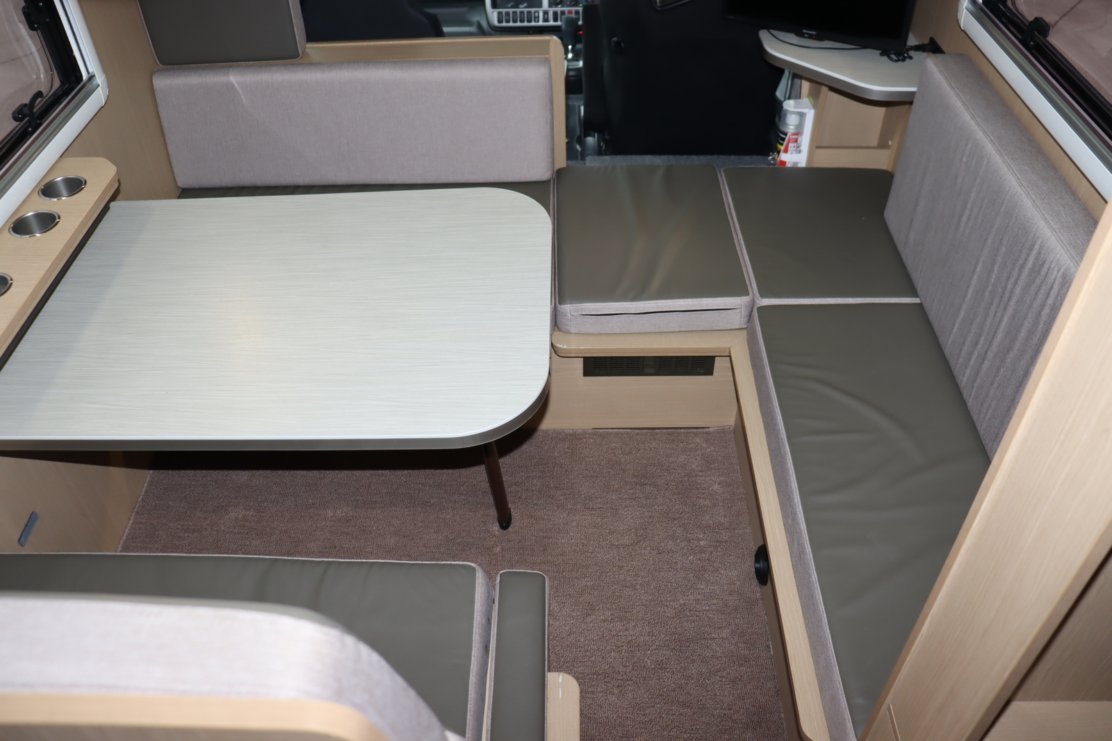 キャンピングカー キャブコン ｶﾑﾛｰﾄﾞ ﾊﾞﾝﾃｯｸｺﾙﾄﾞﾘｰﾌﾞｽ ｲﾘｽ 4WD