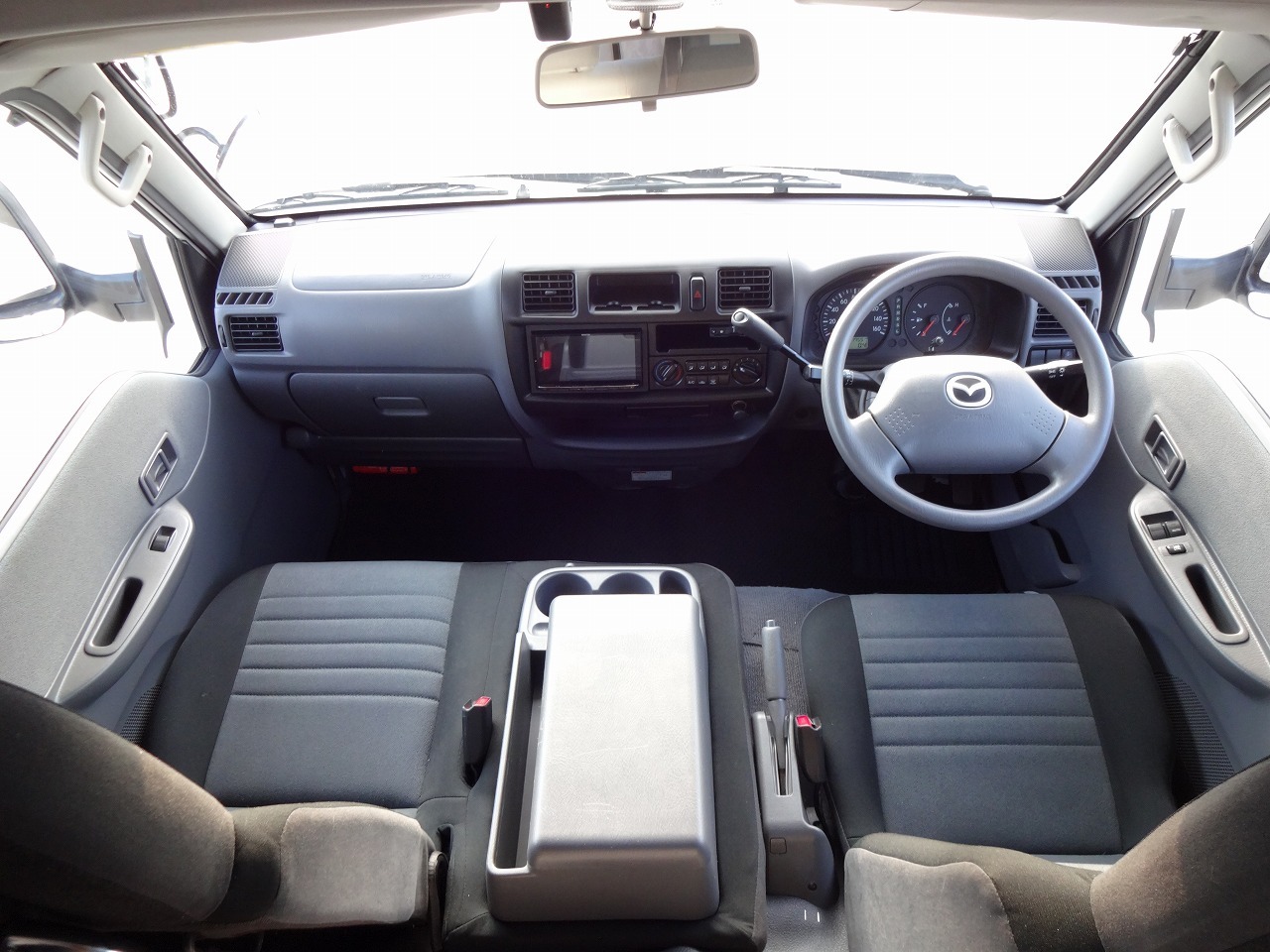 キャンピングカー キャブコン ﾎﾞﾝｺﾞ AtoZ ｱﾐﾃｨ ﾎﾞｽｺ　ｳｨﾝﾄﾞｳｴｱｺﾝ