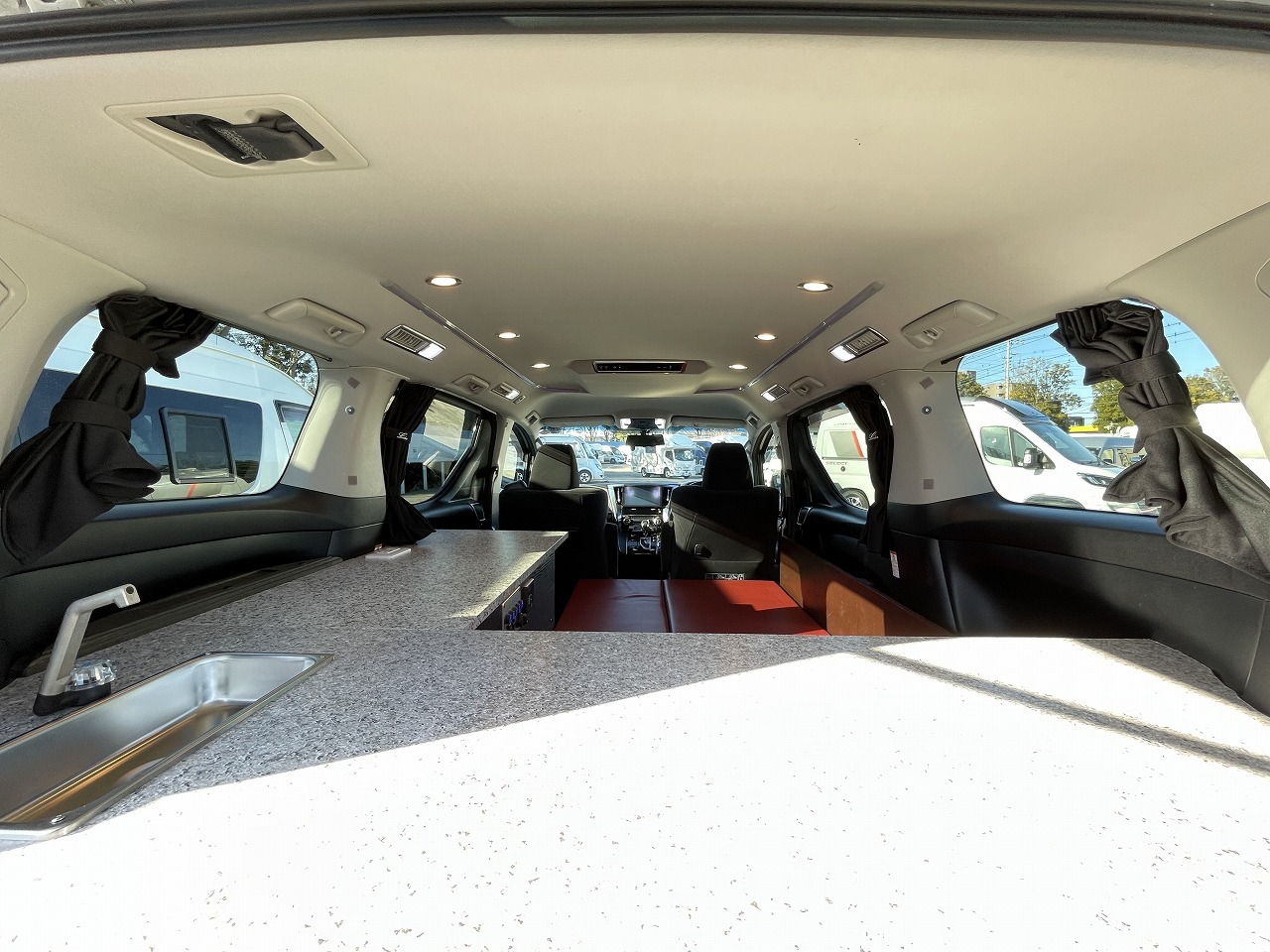 キャンピングカー バンコン ｳﾞｪﾙﾌｧｲｱ ｱｳﾄﾌﾟﾗｽ L型ﾚｲｱｳﾄ 事務室登録