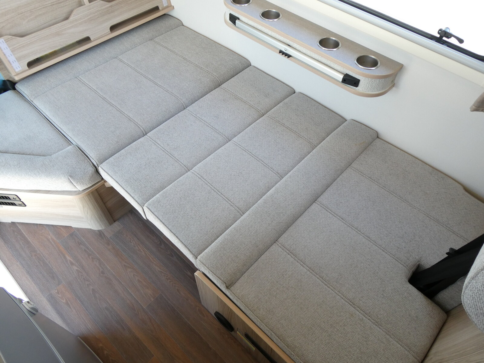 キャンピングカー キャブコン ﾅｯﾂRV　ｼﾞｰﾌﾟﾆｰ　ﾀｲﾌﾟX　家AC　FF