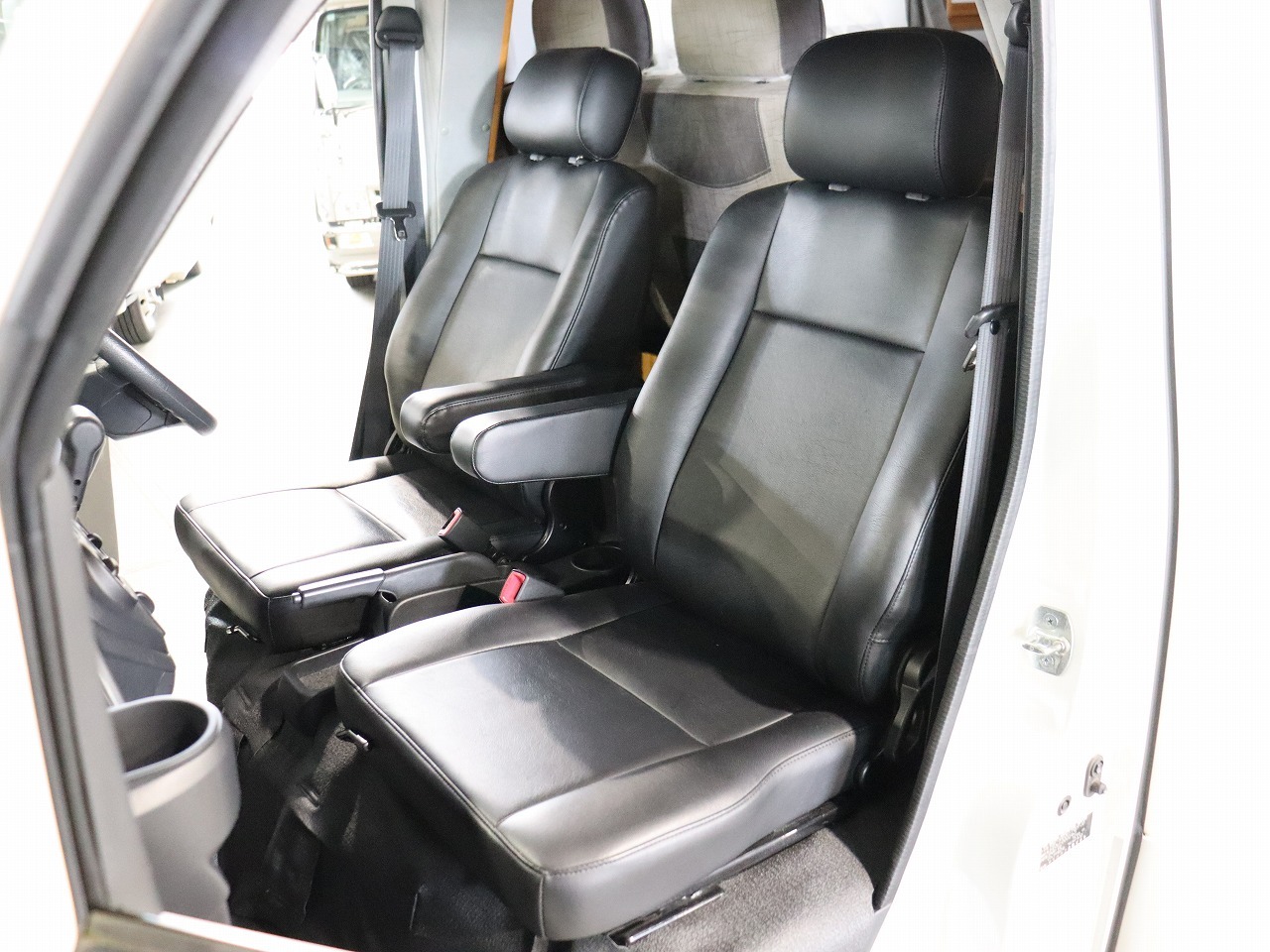 キャンピングカー キャブコン ﾀｳﾝｴｰｽ AtoZ ｱﾚﾝ 4WD　FF　ｲﾝﾊﾞｰﾀｰ