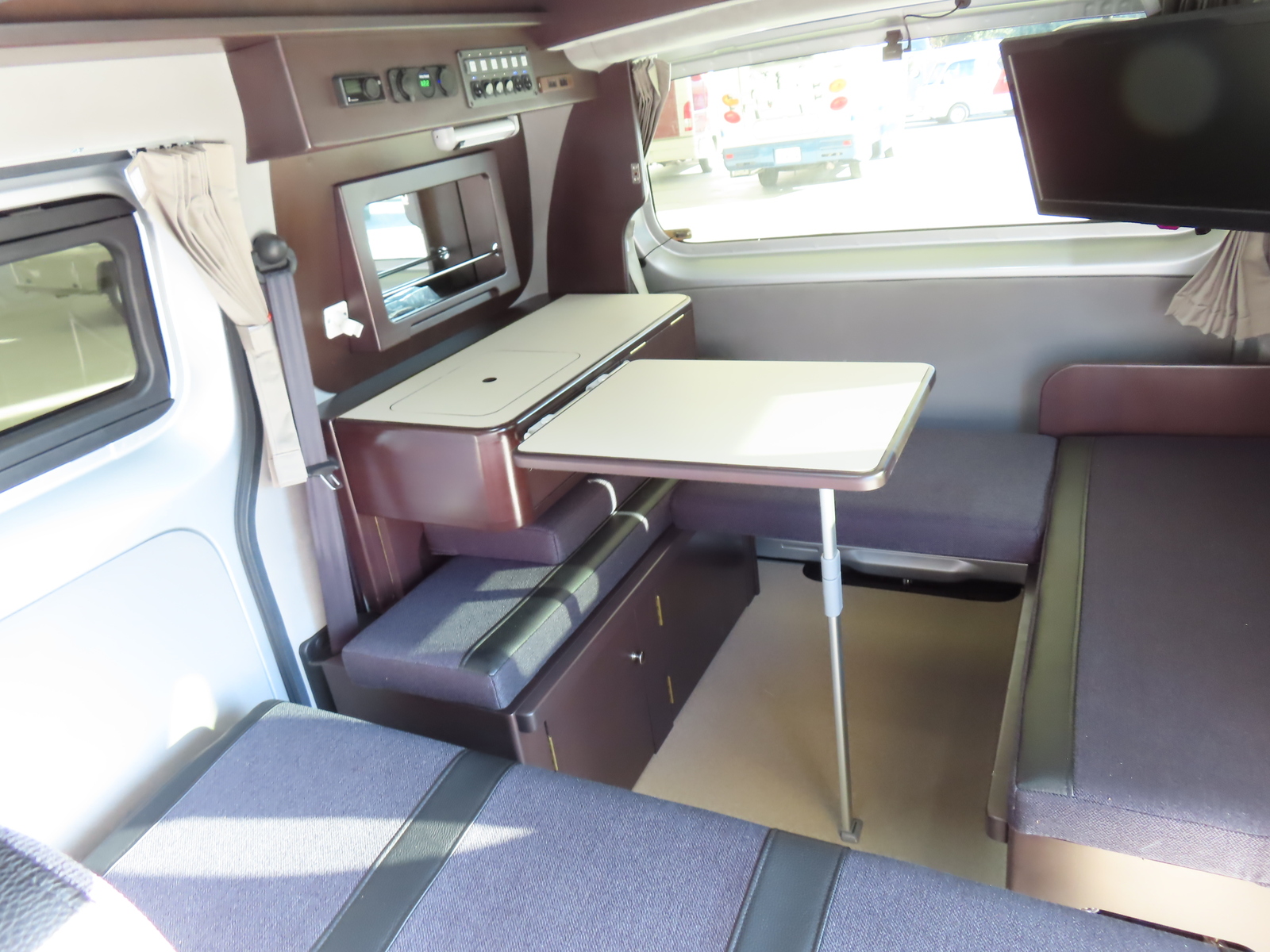 キャンピングカー バンコン NV200ﾊﾞﾈｯﾄ ﾀｺｽ NVｼﾞｬｯｸ 4WD