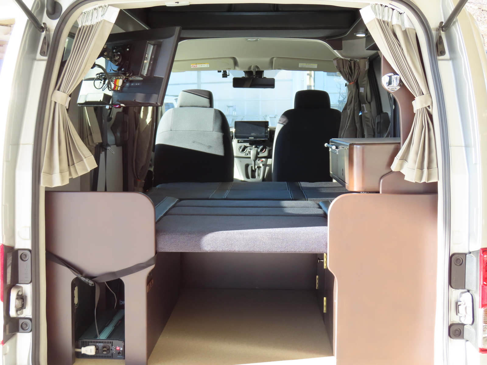 キャンピングカー バンコン NV200ﾊﾞﾈｯﾄ ﾀｺｽ NVｼﾞｬｯｸ 4WD