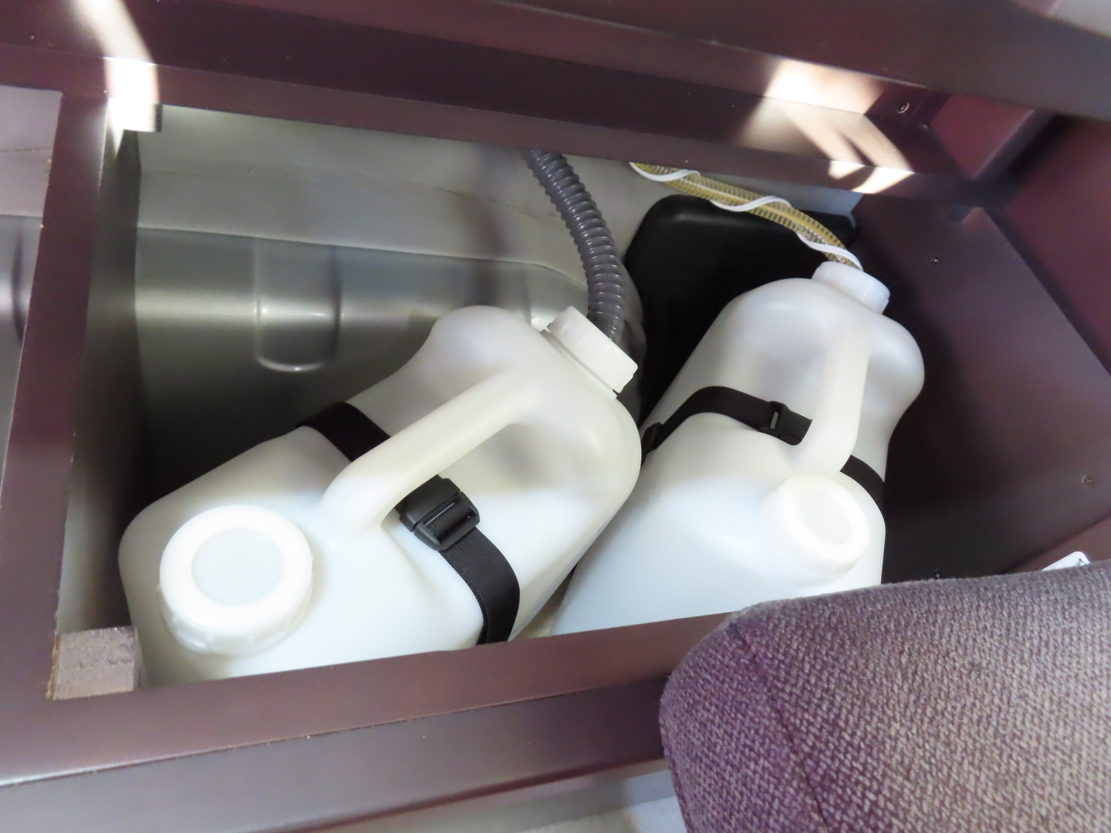 キャンピングカー バンコン NV200ﾊﾞﾈｯﾄ ﾀｺｽ NVｼﾞｬｯｸ 4WD